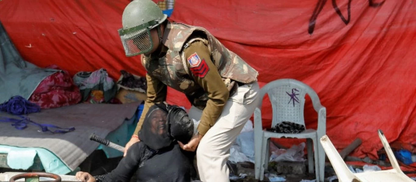 Ινδία: Τρεις άνθρωποι σκοτώθηκαν εξαιτίας μιας... ανάρτησης στο Facebook